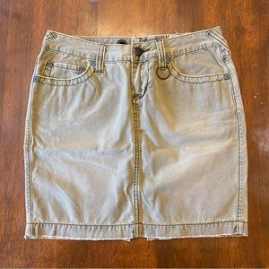Free People Fitted, Casual, Cute Green Skirt - Size 27